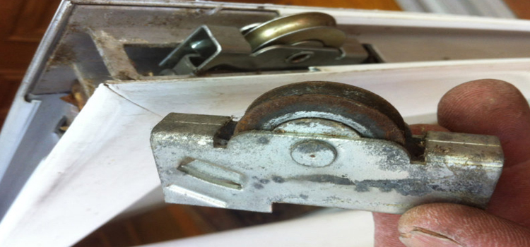 screen door roller repair in Farmersville